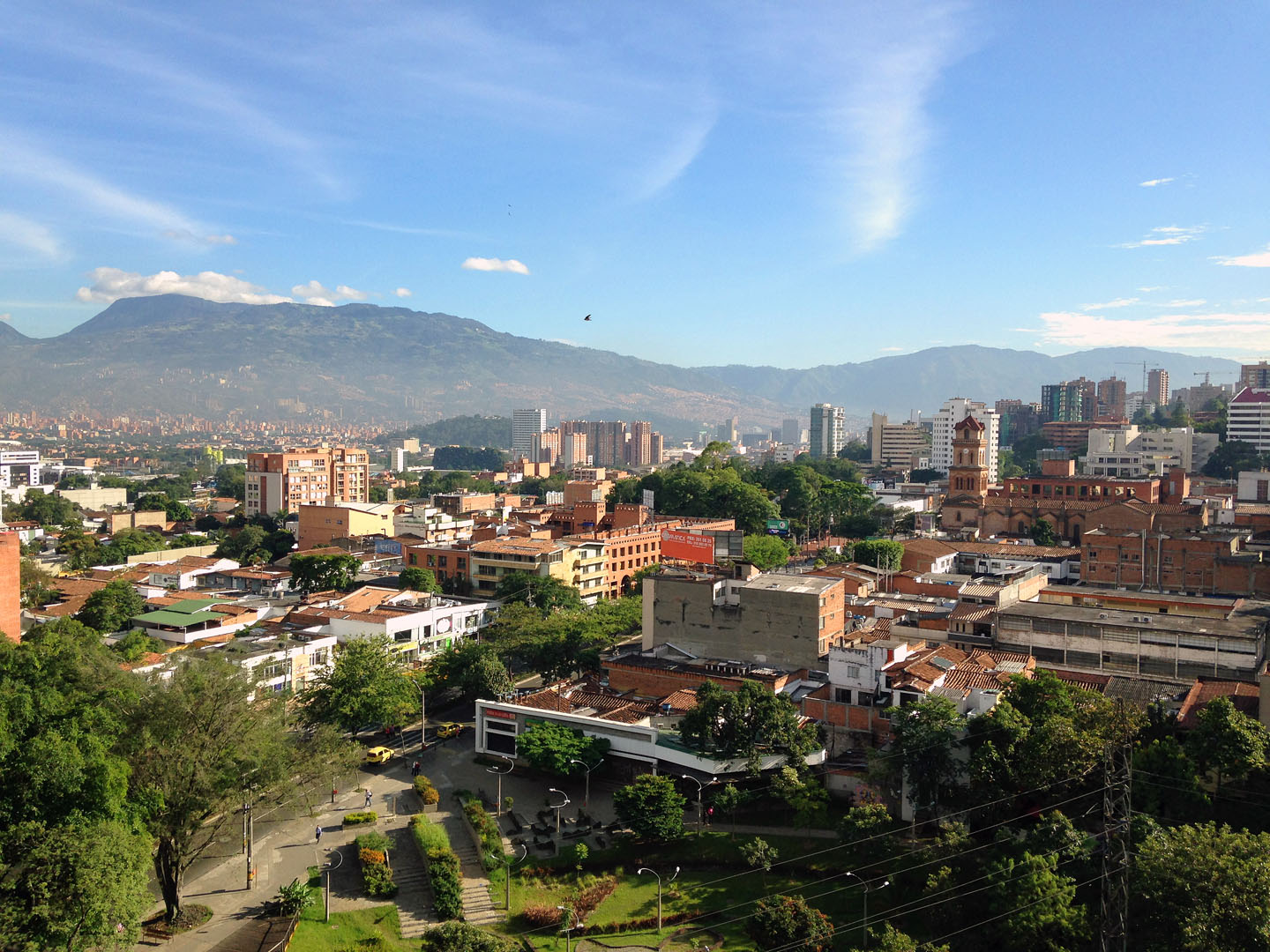 Колумбия город медельин фото