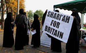 Один из лозунгов британских исламистов