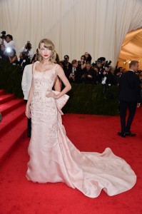 Taylor Swift wearing Oscar de la Renta’s gown at the Met Ball.