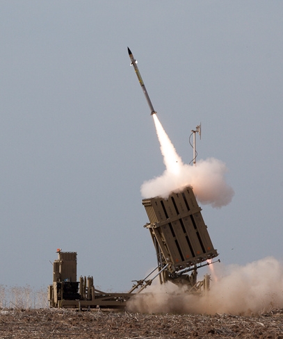 «Железный купол» запускает ракету во время операции «Облачный столп» 