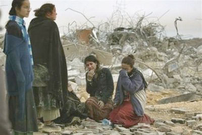Евреи Амоны после разрушения их домов и избиения 