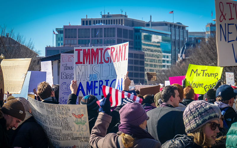 Протестующие против запрета на въезд в США иммигрантов из семи мусульманских стран 