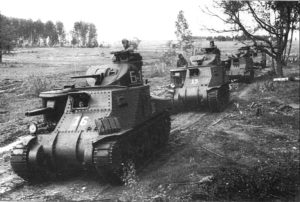 Рота американских танков М3с «Генерал Ли», поставлявшихся в СССР по ленд-лизу, выдвигается к переднему краю обороны советской 6-й гвардейской армии. Июль 1943 г. 