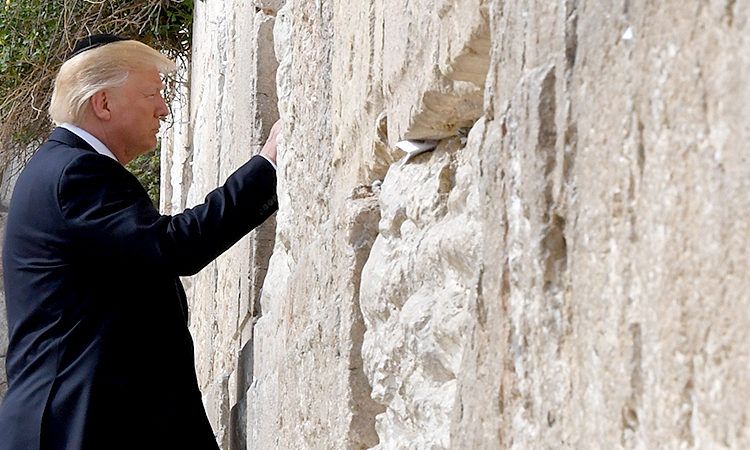 Дональд Трамп у Стены Плача в Иерусалиме 