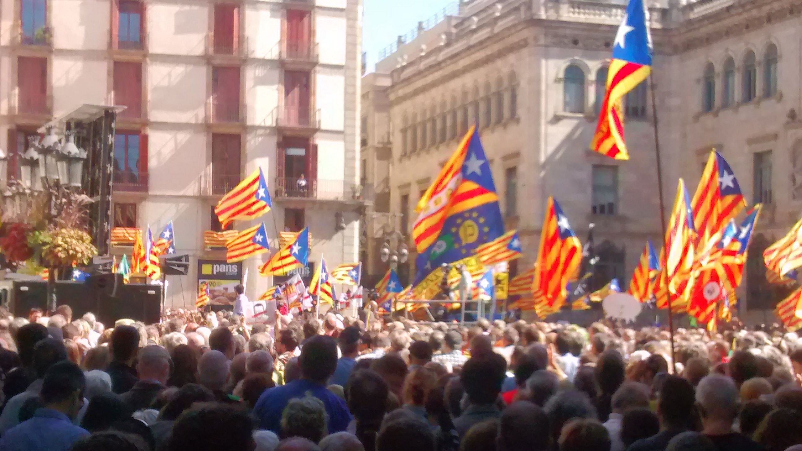 Барселона, 16 сентября 2017 года. Манифестация в поддержку независимости Каталонии 