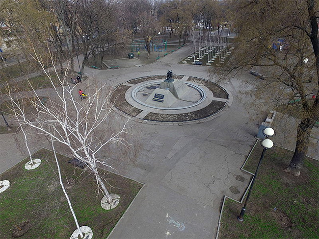 Мемориал жертвам Холокоста в Прохоровском сквере Одессы, аэроснимок 