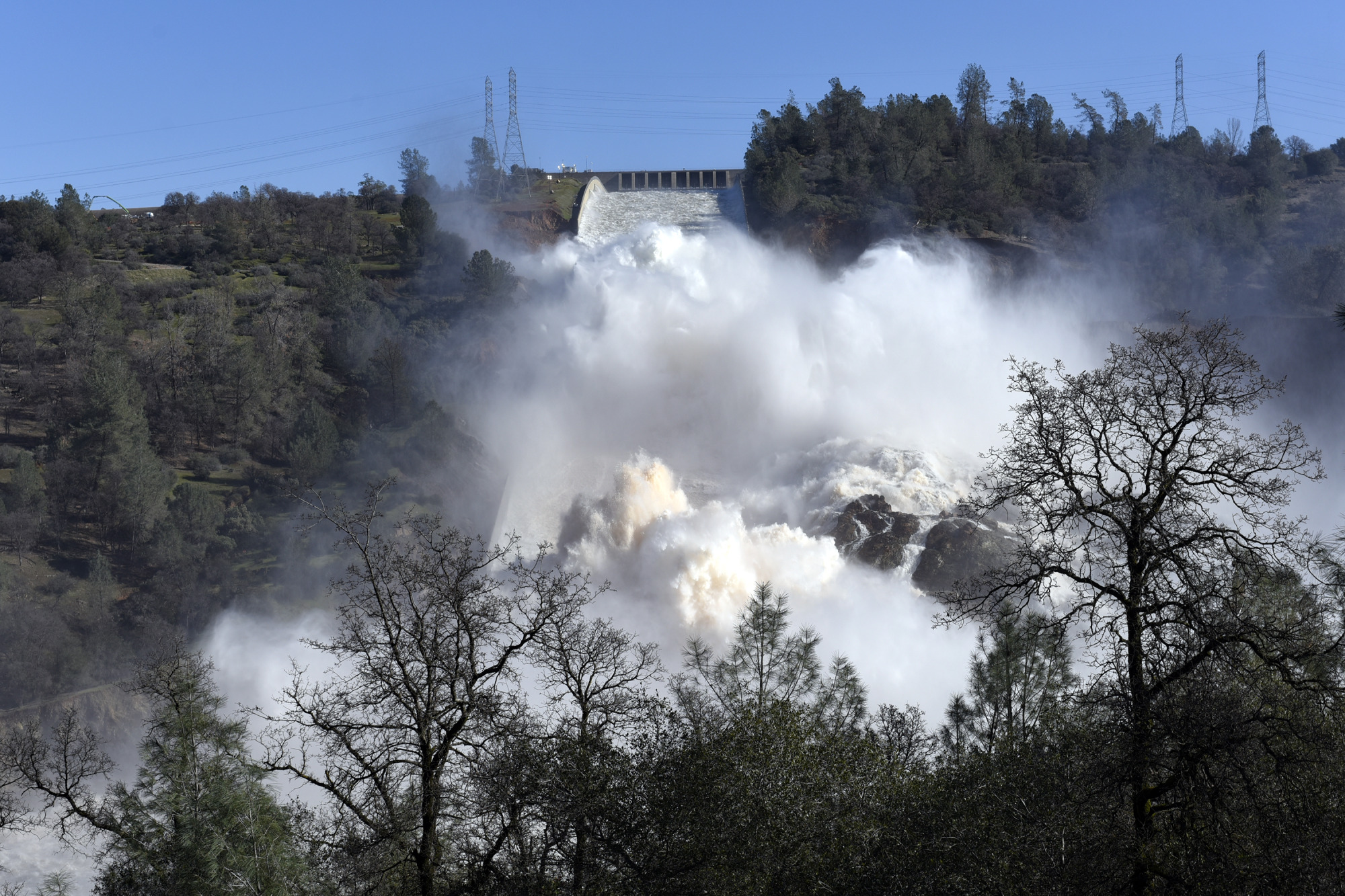 Oroville Dam Crisis Threatens To Submerge Region Of Northern California