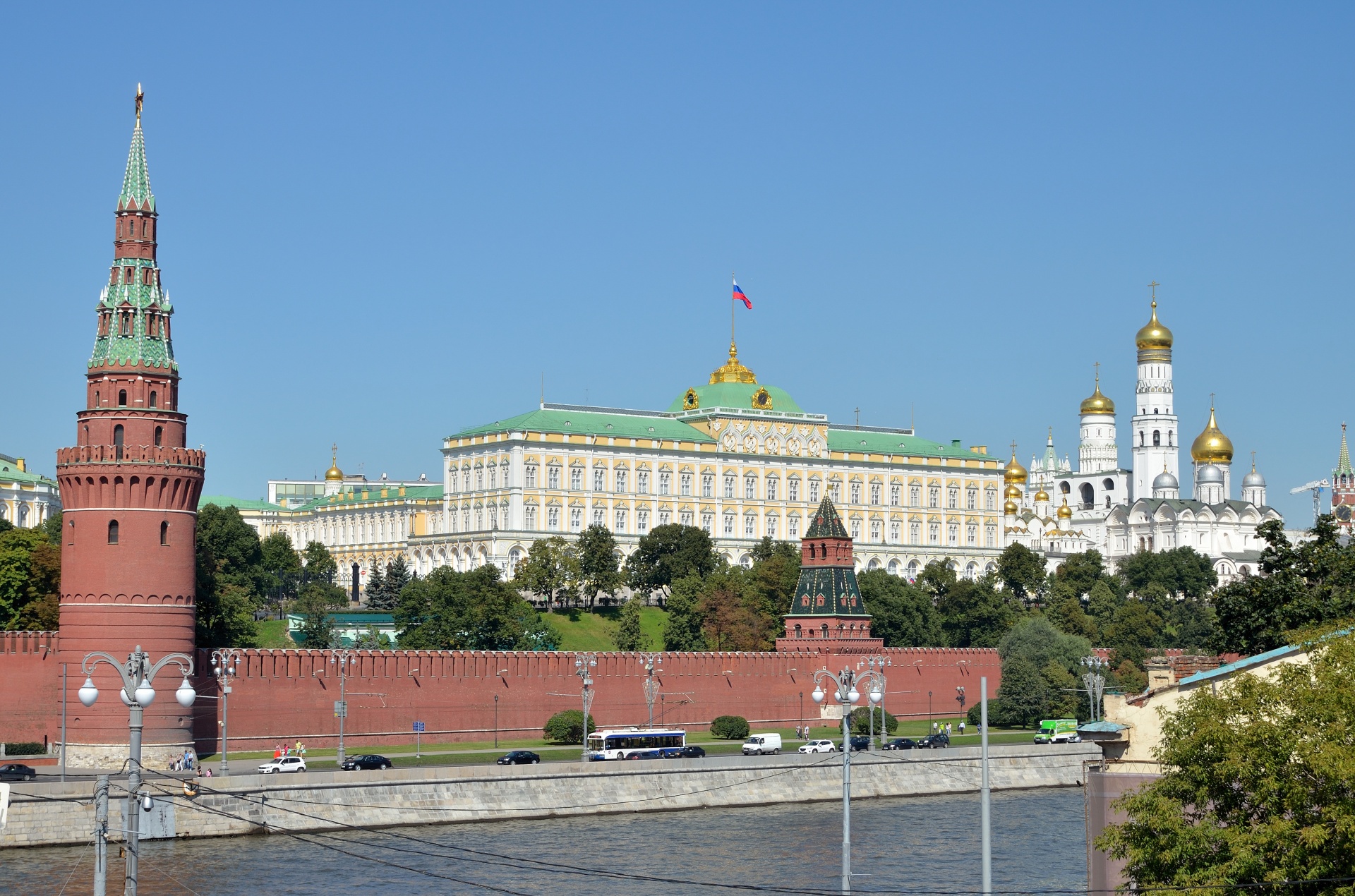 moscow-kremlin-1491126135fUN