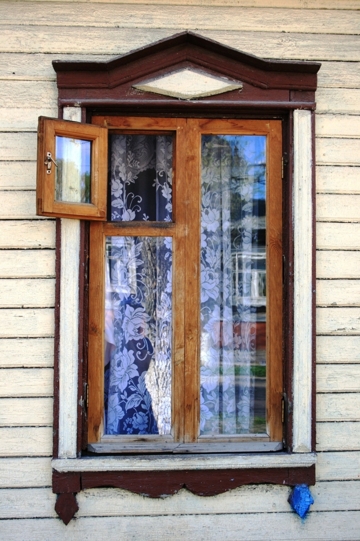 window_frame_wood_wall_white_glass_pane_shiny-1012845