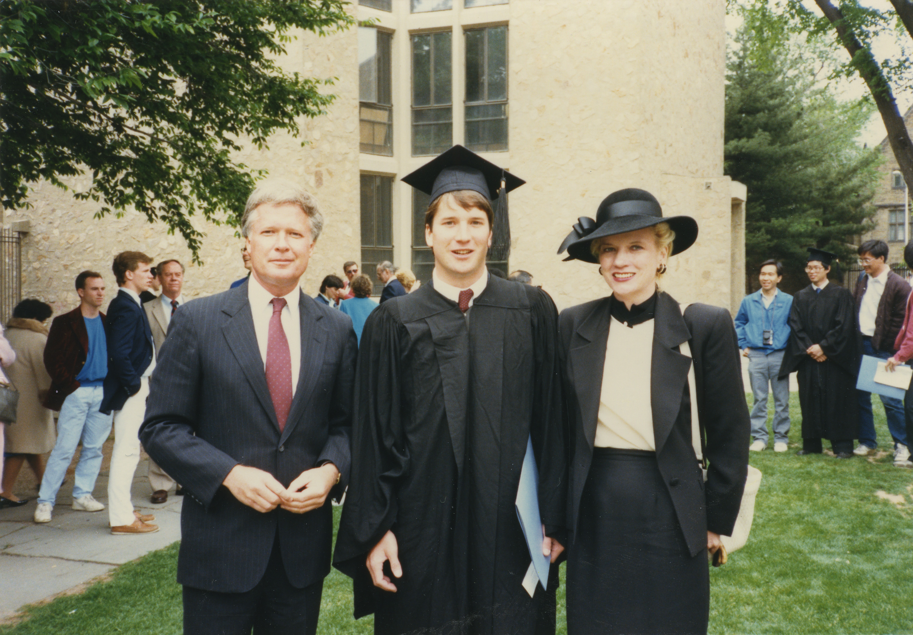 Бретт Кавано с родителями, Йельский университет 